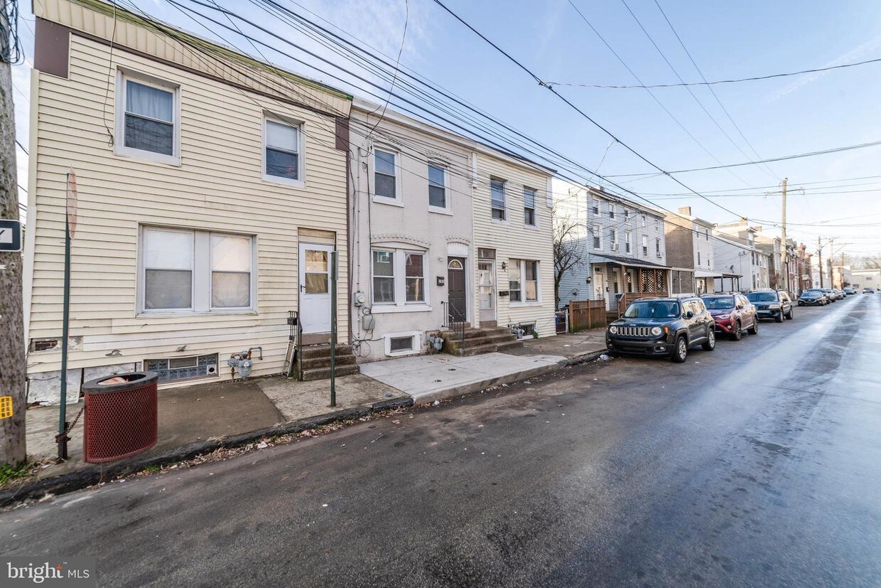 Primary Photo - 102 2nd St