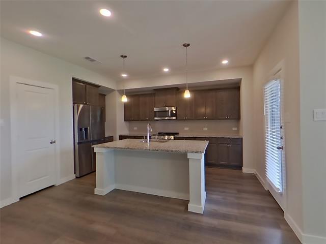 Building Photo - 2505 Finch Holw Dr