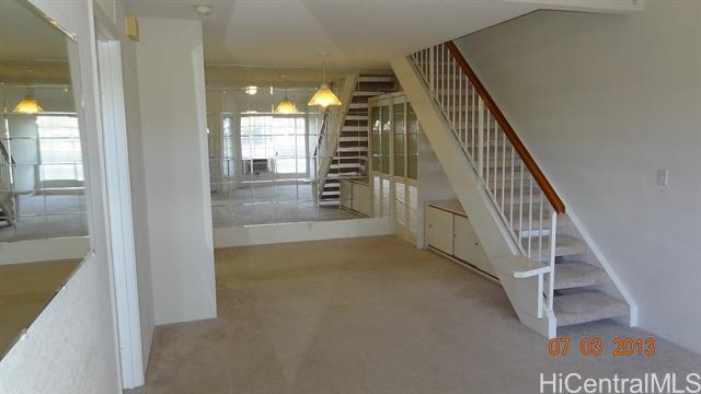 Building Photo - 284 Mananai Pl
