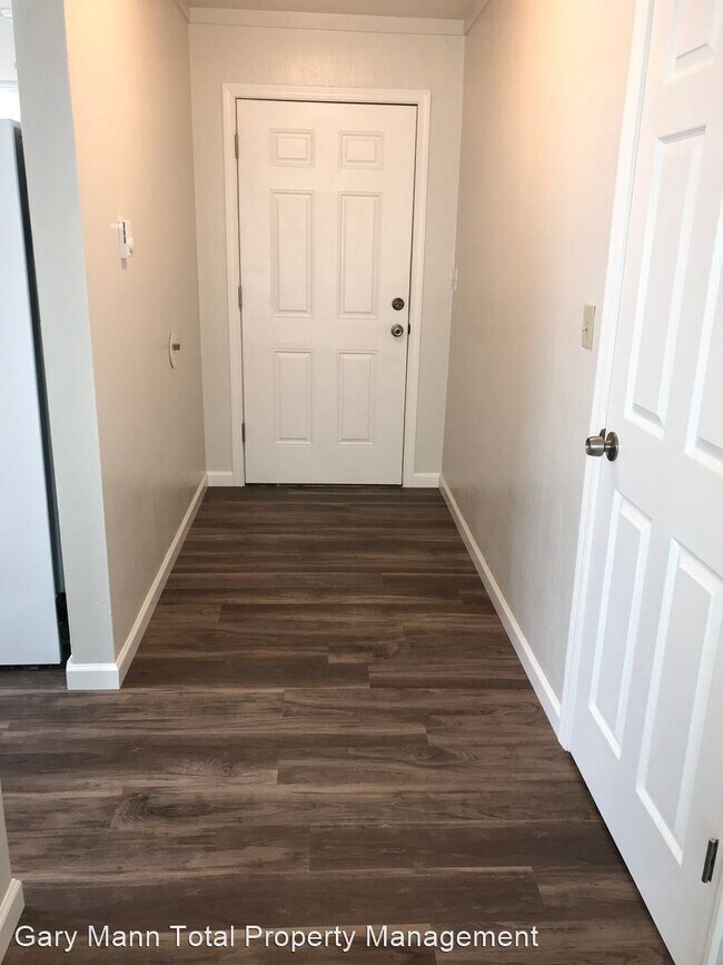 Building Photo - 2 br, 1 bath House - 609 Crest Drive