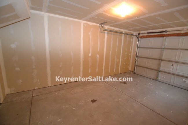 Building Photo - 6643 W Merlot Way