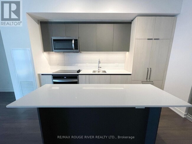 Building Photo - 150 Logan Ave