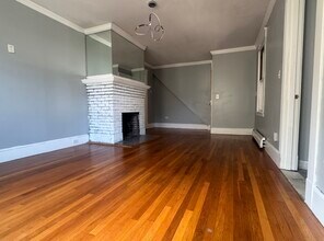 Building Photo - 76 Porter St