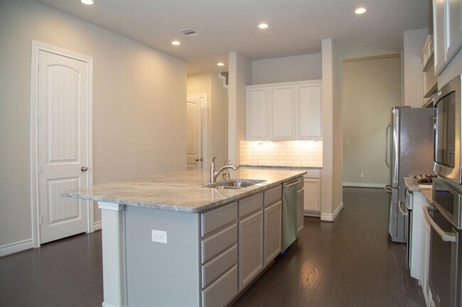 Foto del edificio - 4902 Thunder Creek Ln