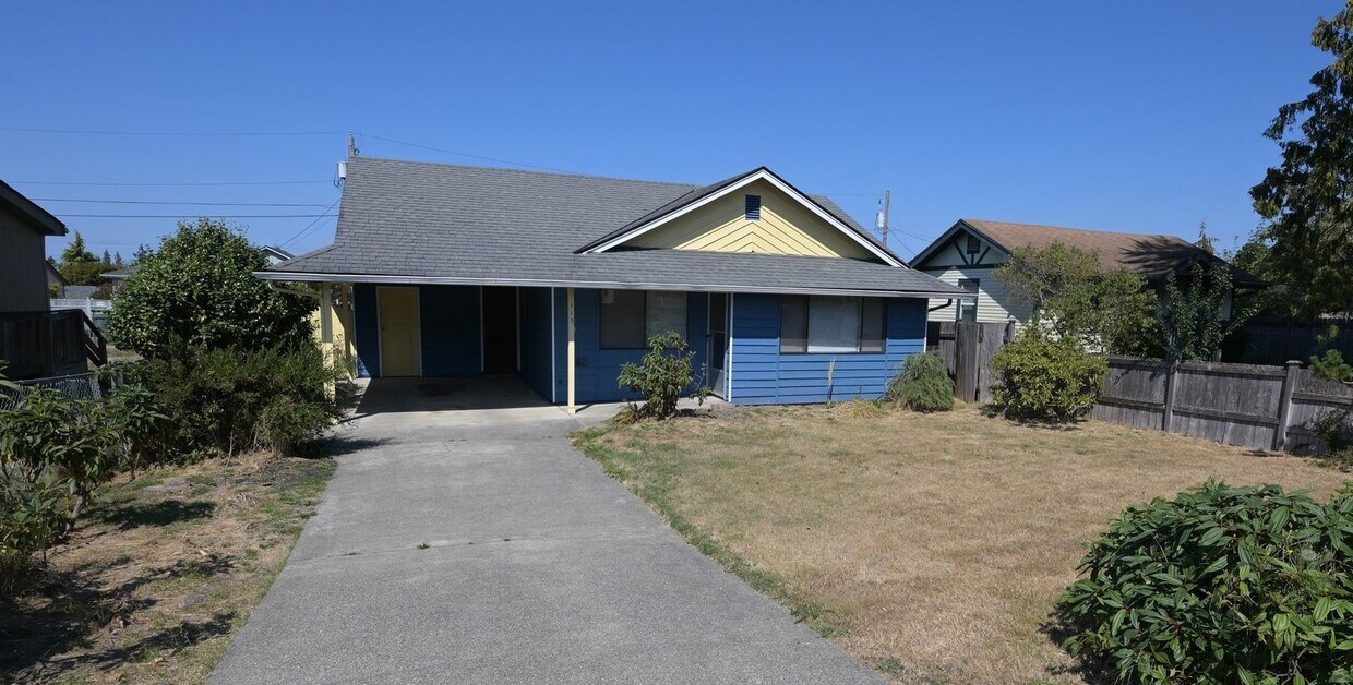Primary Photo - 3 bed 2 bath home in Port Angeles