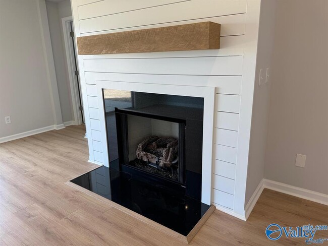 Building Photo - 12660 Whitcomb Cir