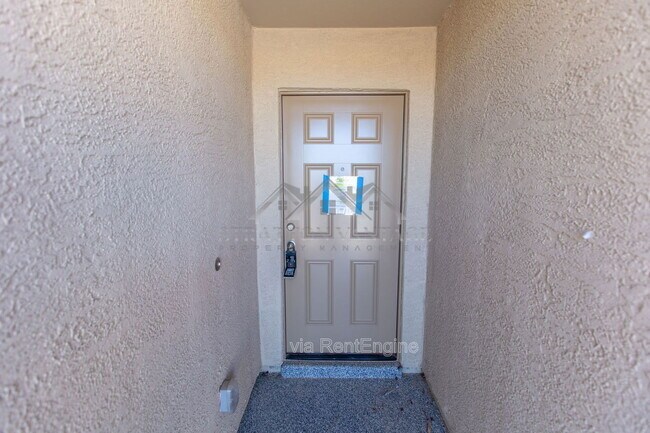 Foto del edificio - 3510 Mateo Dr