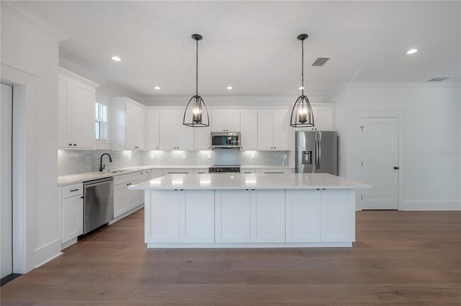 Building Photo - 807 E Ida St