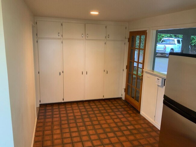 Foto del edificio - 3 Bedroom House in Hendrick's Park Area