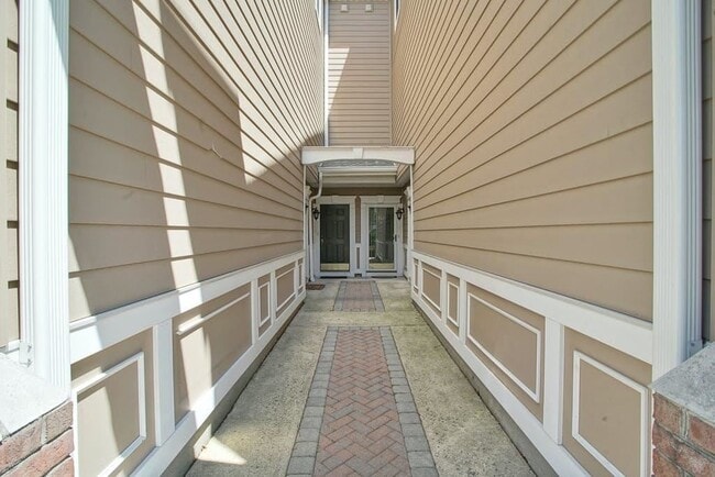 Building Photo - 147 Lydia Dr