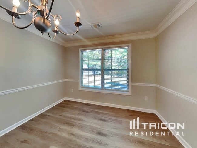 Building Photo - 3210 Arbor Oaks Dr SW