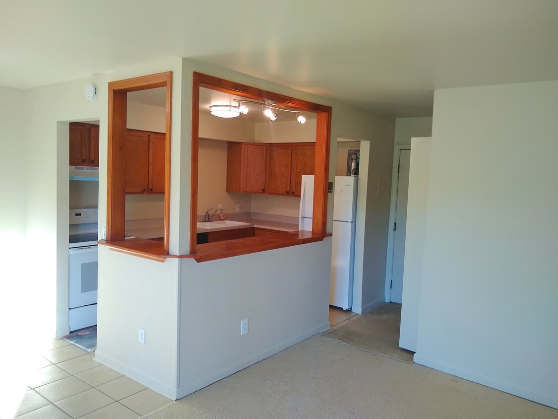 Foto principal - 31993 W 12 Mile Rd
