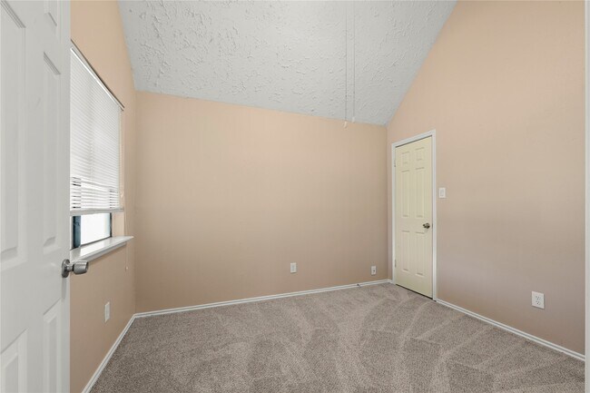 Foto del edificio - 6903 Foxcroft Ln