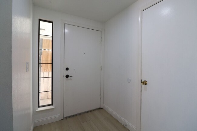 Foto del edificio - Spacious Northpointe Condo – 3 Bedrooms + Office | 3 Baths | Attached 2-Car Garage