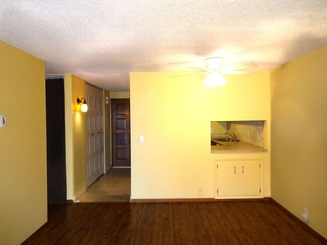 Photo - 2 bed/ 1 bath Condo!  With  Great Views!