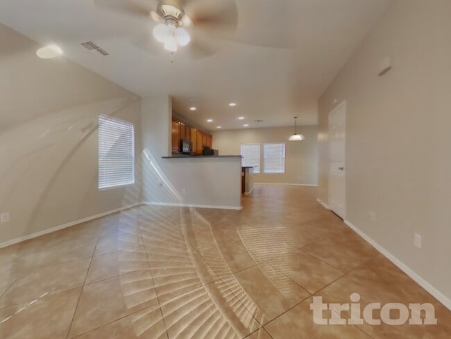 Foto del edificio - 4912 N 109th Ave