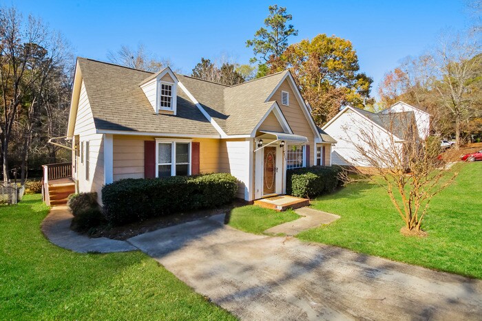 Primary Photo - Charming Home in Irmo