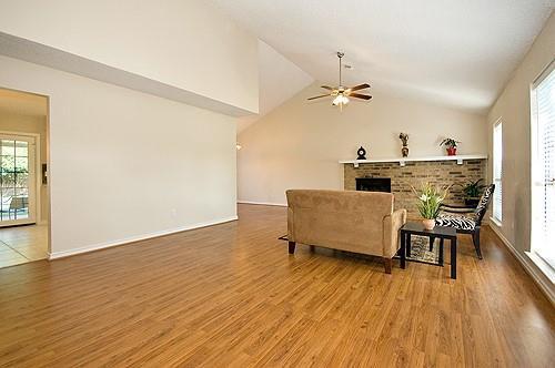 Foto del edificio - 5309 Maple Ct
