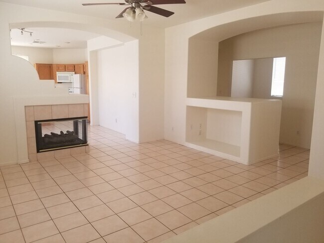 Foto del edificio - 2 Bedroom Home Located in Summerlin!