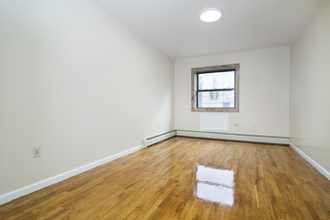Building Photo - 31 Stuyvesant Ave