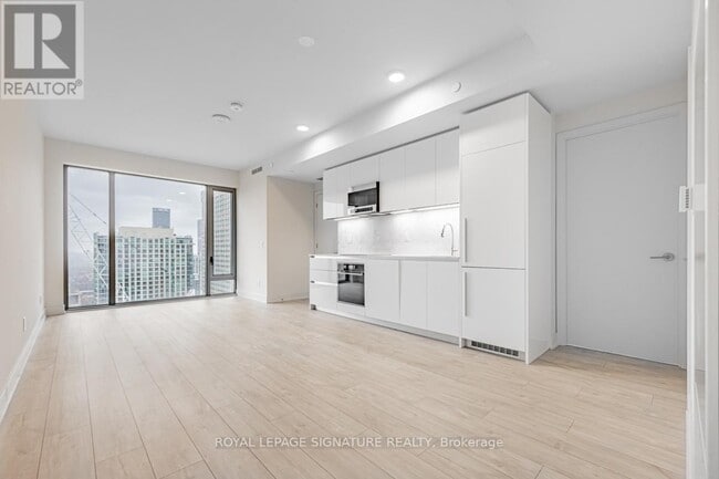 Building Photo - 8 Cumberland St