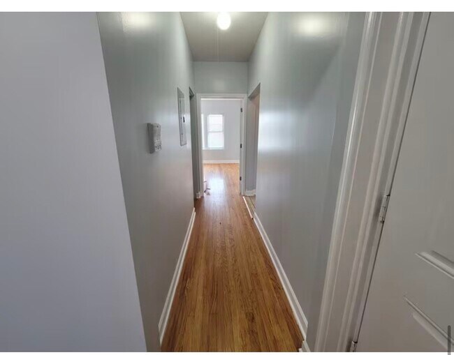 Foto del edificio - 1617 E 77th St