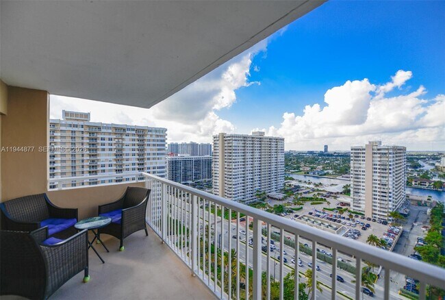 Foto del edificio - 1950 S Ocean Dr