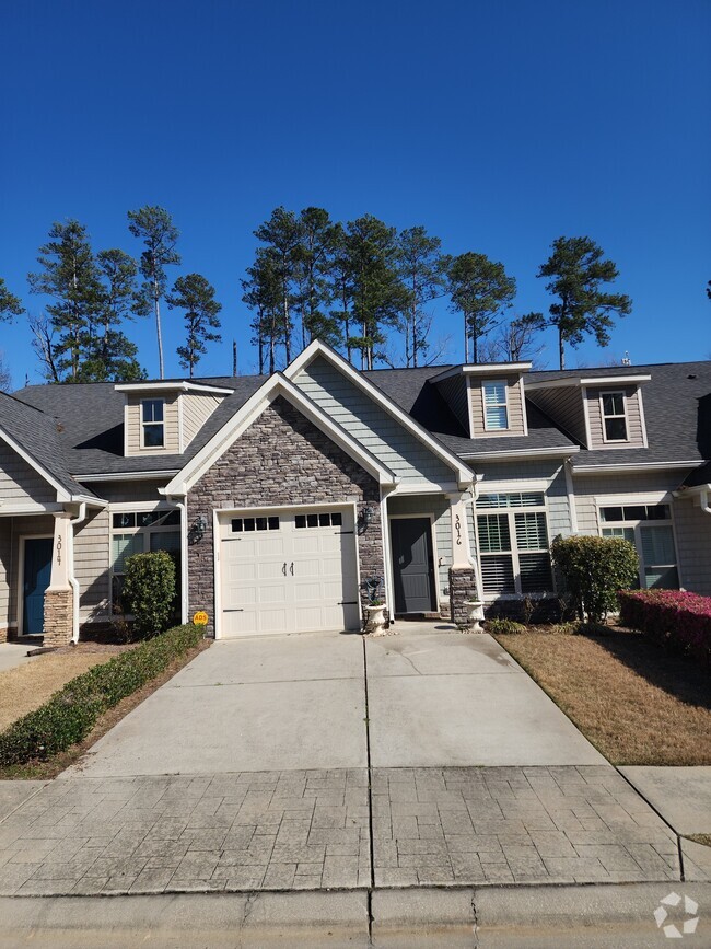 Building Photo - 3016 Pointewest Dr