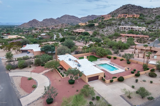 Building Photo - 4601 E Mockingbird Ln