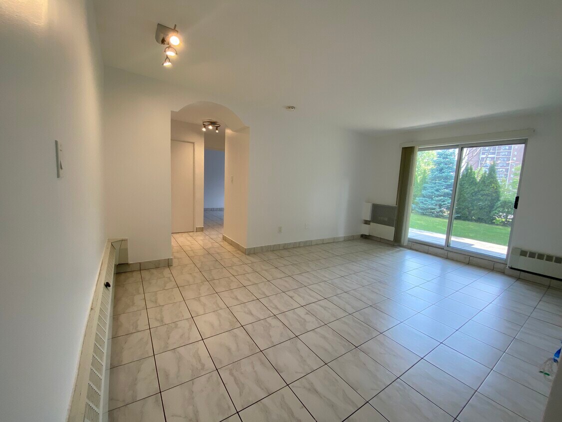 Photo principale - 1835 Bloor St