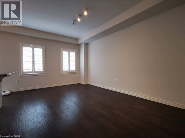 Photo du bâtiment - 12 John Russell Ln