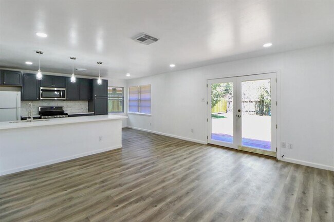 Building Photo - 5626 Arboles Dr