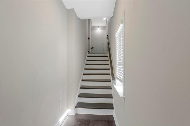 Building Photo - 4109 Barry Pl