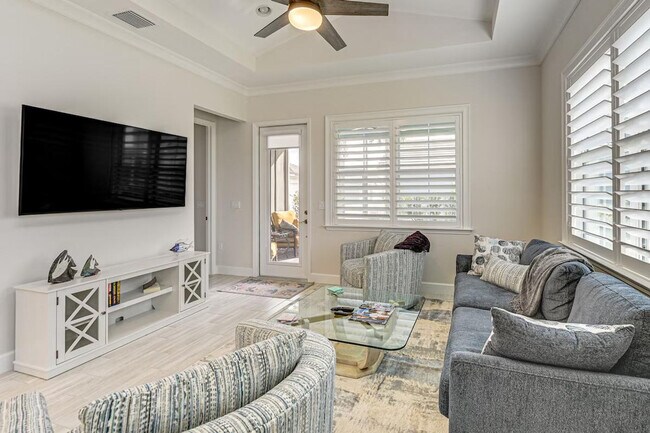 Building Photo - 6983 Saona CT