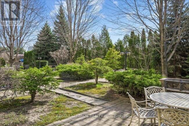 Building Photo - 300 Webb Dr