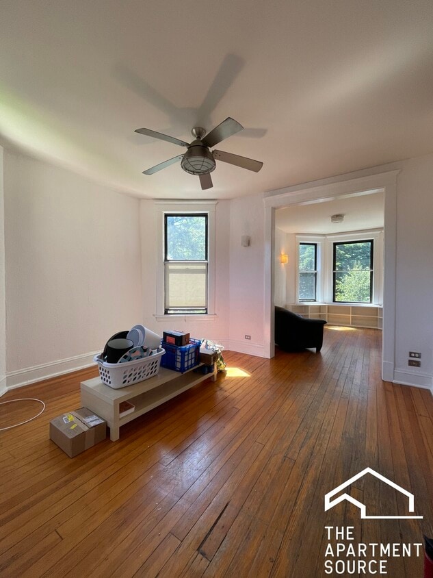 Primary Photo - 2908 W Dickens Ave