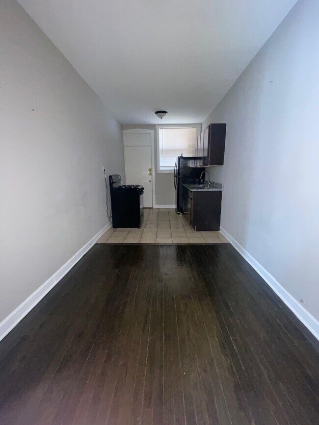 Building Photo - 1 bedroom in Chicago IL 60621