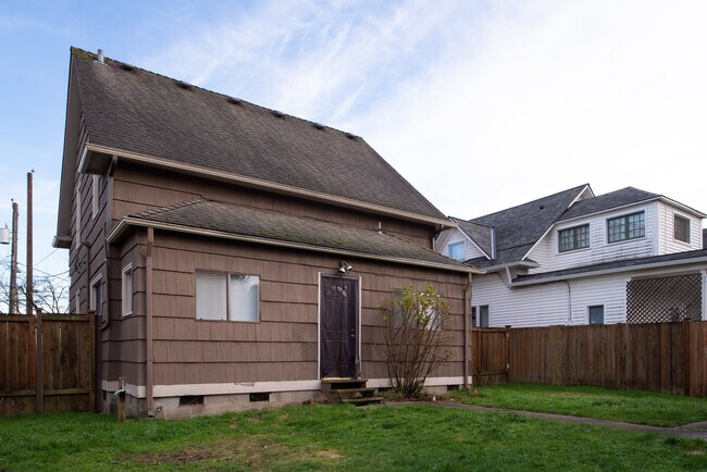 Building Photo - 3830 High St