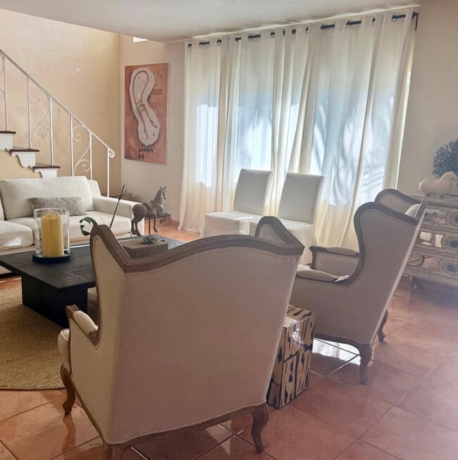 Foto del edificio - 6312 Alton Rd