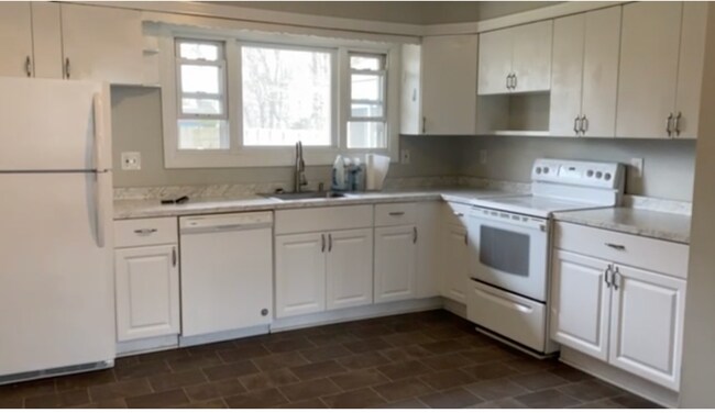 Kitchen - 1205 Will O Brook Dr