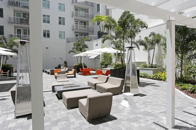 One Palm Apartments - Sarasota, FL | Apartments.com