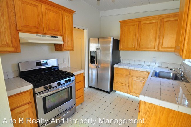 Building Photo - 3 br, 1 bath House - 2621 Benton St