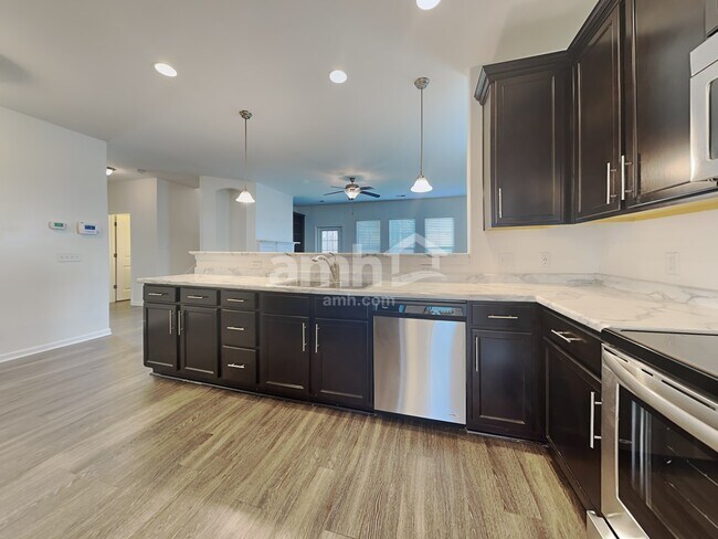 Foto del edificio - 11 Invierno Lake Dr