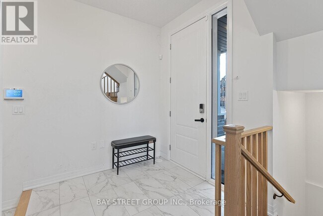 Building Photo - 134 De La Roche Dr