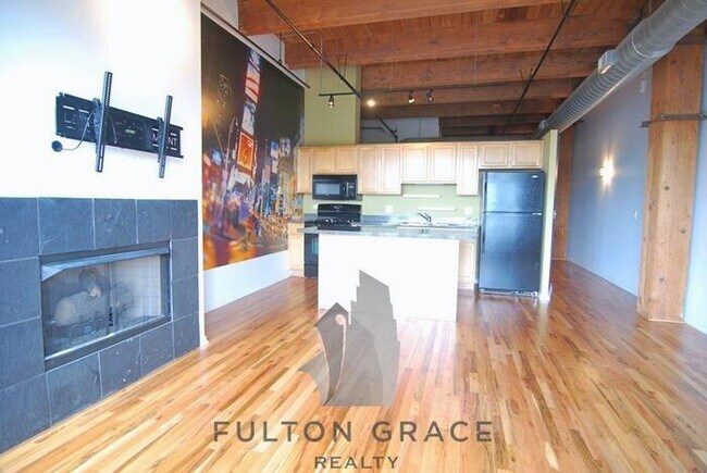 Building Photo - 1260 W Van Buren St