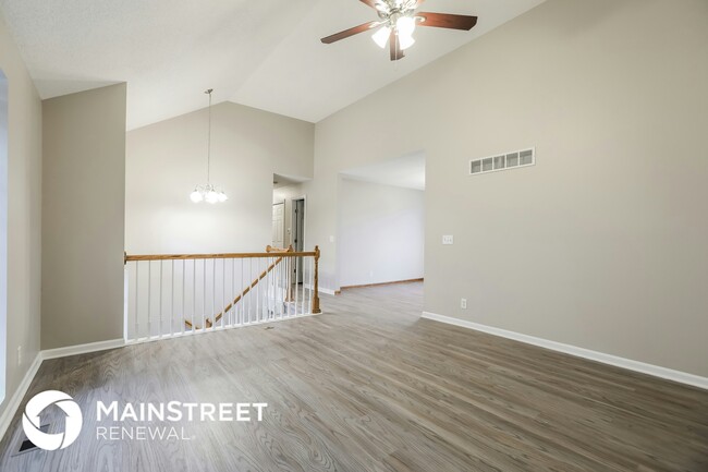 Building Photo - 1702 Briarwood Ln