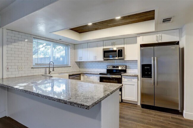 Foto del edificio - 10458 Hammerly Blvd