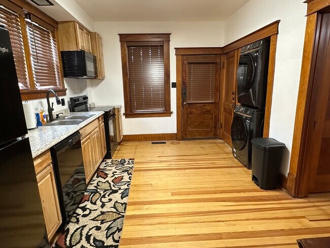 Foto del edificio - 726 E 5th St