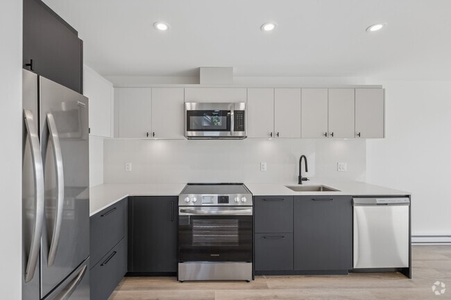 Interior Photo - Maple + 41