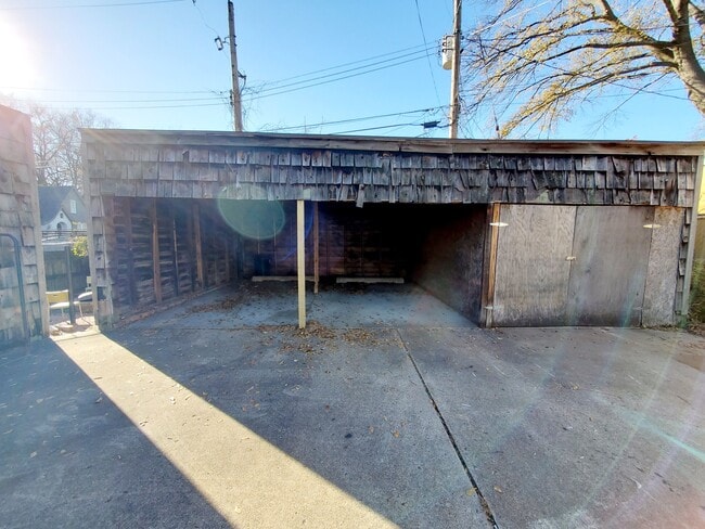 Building Photo - 517 S Barksdale St